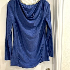 Beautiful blue athletic top. Hip length. Size M